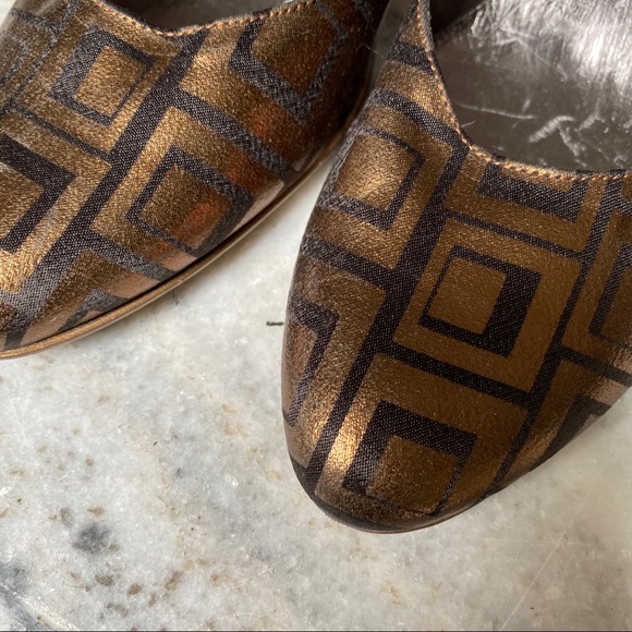 Bronze Metallic Print Pumps - Picture 7 of 8